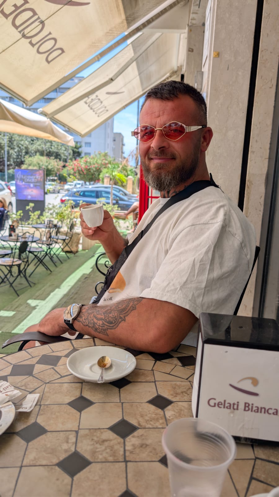 Enrico Botta beim Kaffee